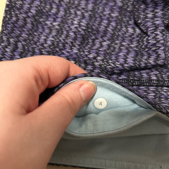 Lulu lemon Purple Pattern Shorts size 4 - Picture 2 of 3